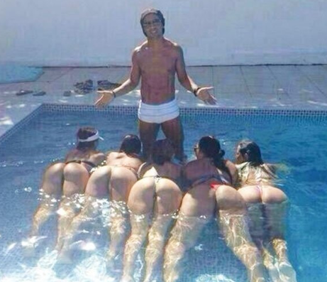 maurobsb's tweet photo. Mulher quando faz merda:

- Aff vei ele é gay... nada a ver...

O gay :  😅 https://t.co/3hQ5FxYqD0