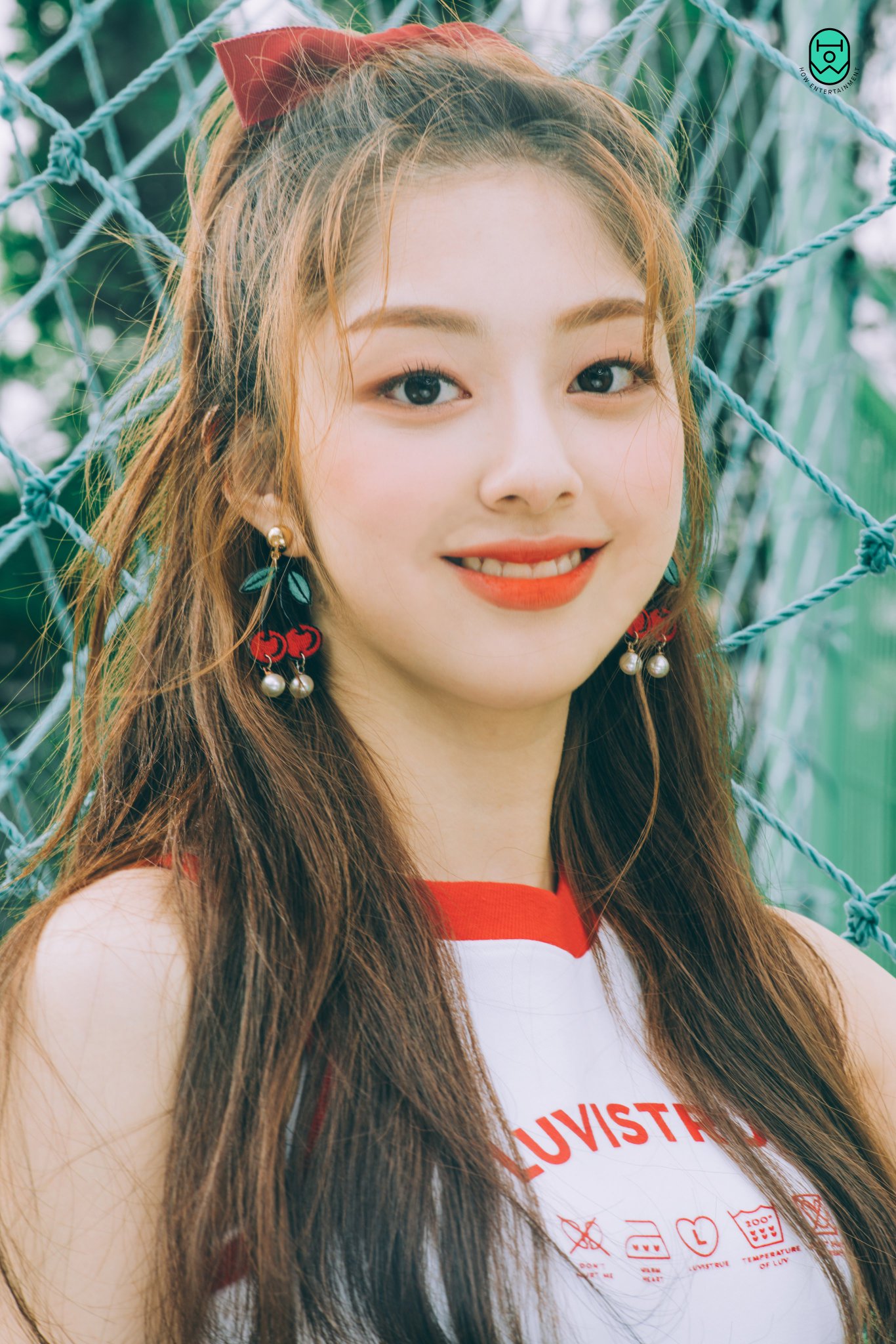 [情報] HOW娛樂新女團第二位成員 - 李夏恩