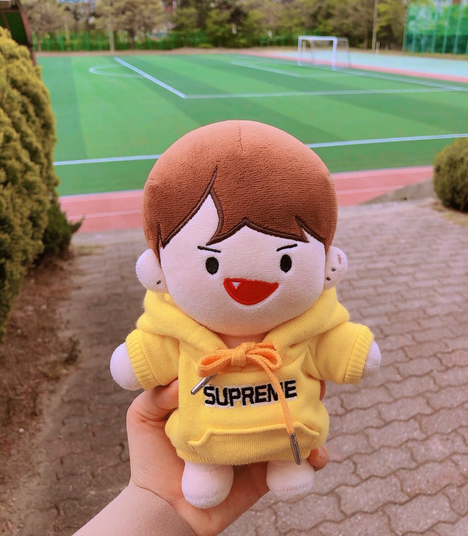 jbj_bbu's tweet photo. 콩타랑 학교랑 찰떡인데요
비지엠으로 언리을 차임벨소리 깔리면 딱인데요
눈나가 학생이 아니라서 미안😭 https://t.co/fOpTtYBact