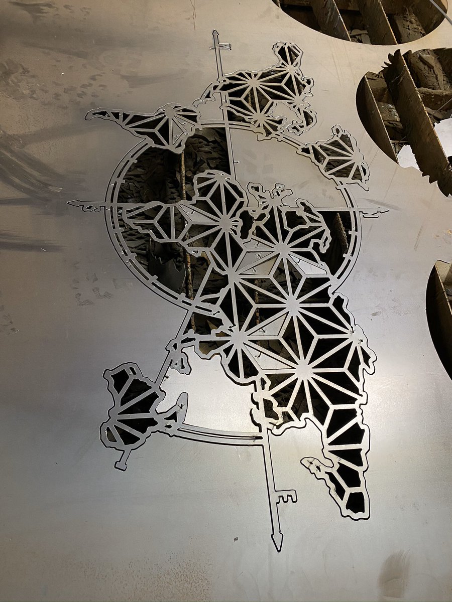 VoesenekM's tweet photo. Today’s cuts some fun pieces #Metal #wallart #worldmap #HomeDecor #yardart #backyard https://t.co/HV7ftfbHfU