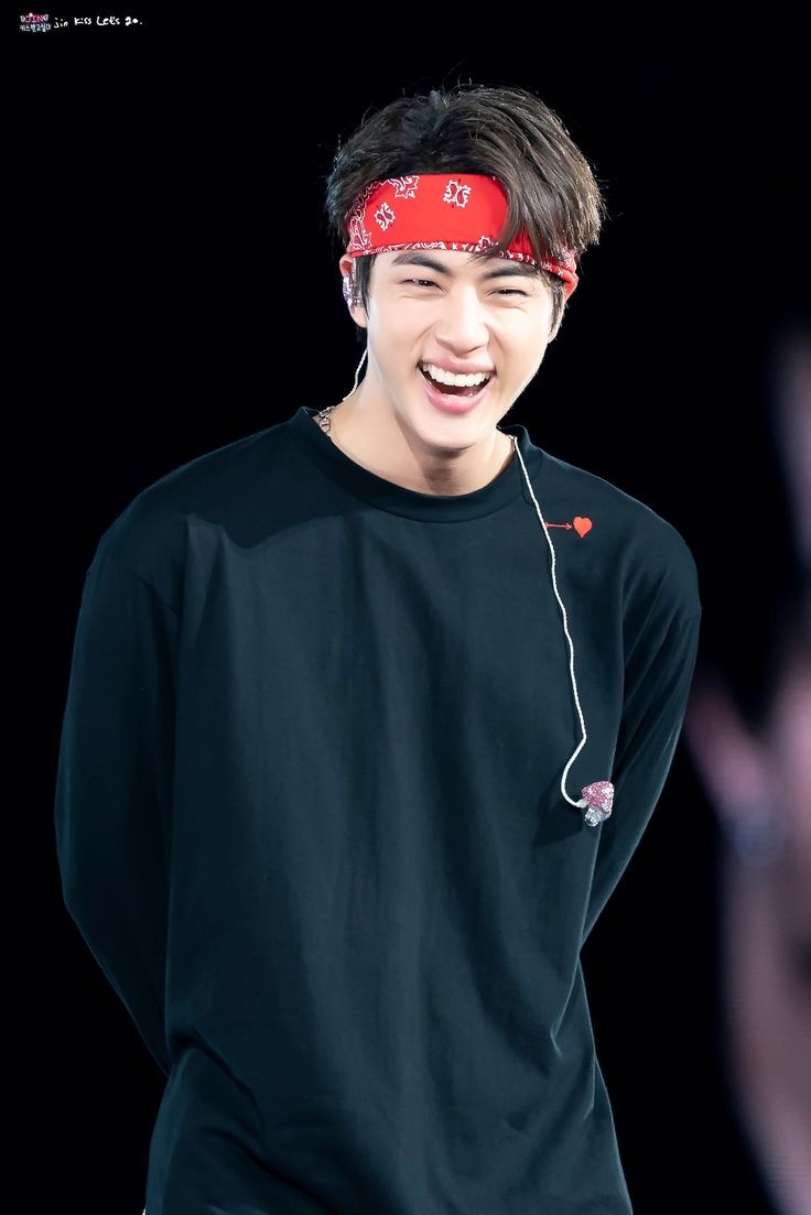 𝙎𝙚𝙤𝙠𝙟𝙞𝙣 𝙬𝙞𝙩𝙝 𝙗𝙖𝙣𝙙𝙖𝙣𝙖 𝙖 𝙣𝙚𝙘𝙚𝙨𝙨𝙖𝙧𝙮 𝙩𝙝𝙧𝙚𝙖𝙙; @BTS_twt