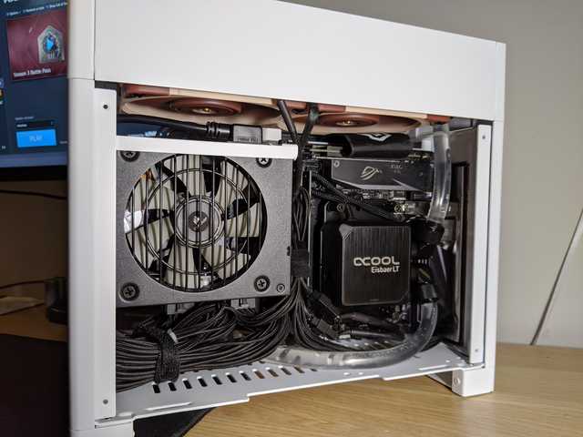 nouvolo_tech's tweet image. More Steck awesomeness🔥. Not hard line tubing but still great effort.👏
#sffpc #custompcs #watercoolingpc