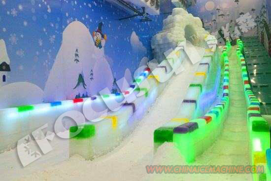 chinaicemachine's tweet image. #Focusun Snow Park, we are professional in snow park design and provide small landscape snow making machine too. #snowmaker #icemaker #snowmakingmachine