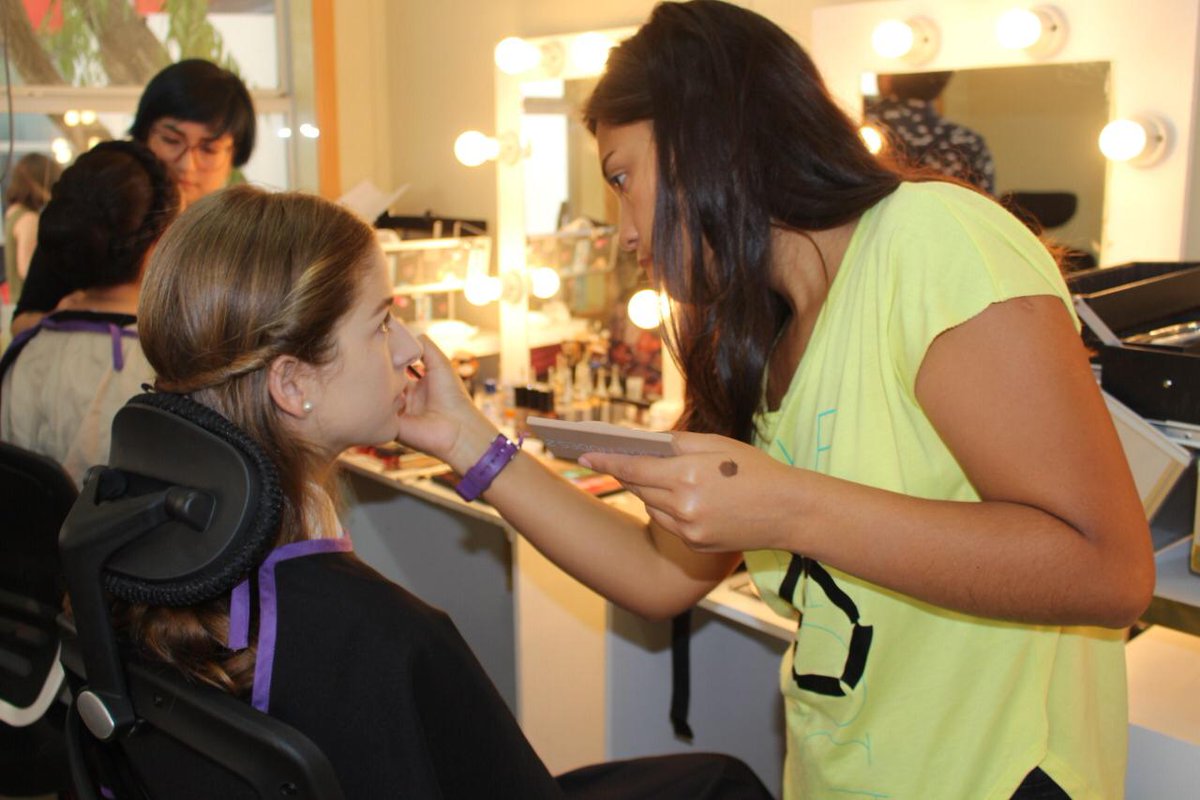 PNPMega's tweet photo. María Elsa fue un personaje muy preparado por maquillaje y vestuario #PerdonaNuestrosPecados https://t.co/1GWj2lFWxU