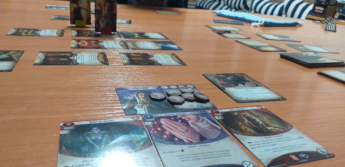 TSerradesanferm's tweet photo. Hoy rompemos el confinamiento y salimos de casa... camino a Carcosa.
#arkhamhorrorcardgame #juegosdemesa #jocsdetaula #jocs #boardgames #brettspiele #jeuxdesociete #yomequedoencasajugando https://t.co/2jn6RZu7vB