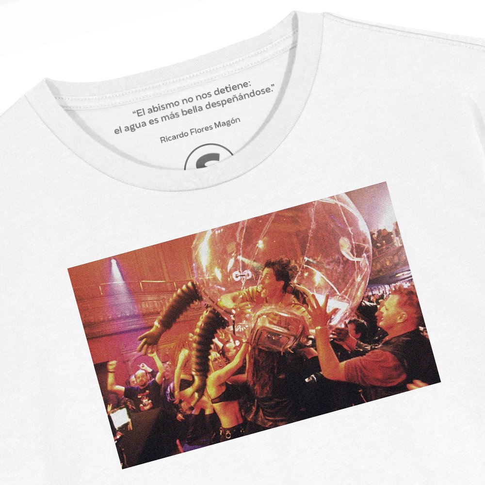 _youngultra's tweet photo. MAÑANA A LAS 12PM empieza la PREVENTA de esta playera, el 100% de las ganancias serán destinadas para organizaciones autogestivas que se encuentran elaborando barreras de protección para personal médico. https://t.co/OlAhJql95h
