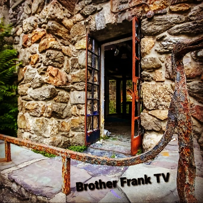 BrotherFrankTV's tweet photo. #TheEldaCastle!
#CueTheIntro!
@BrotherFrankTV Loves Ya! https://t.co/U8wKDBqGv8
