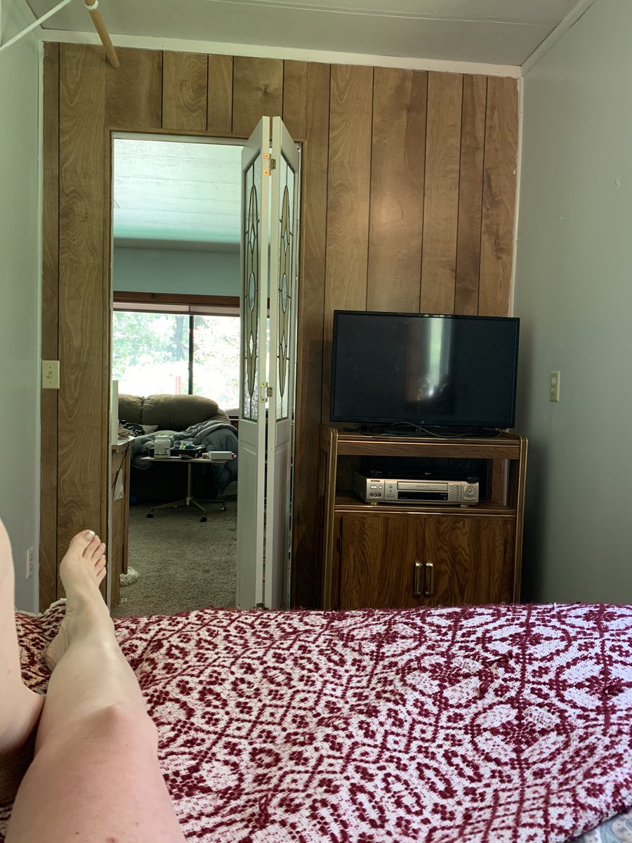 kylieeerinnn's tweet photo. & just like that the guest room became the nursery, and the storage closet became a guest space #quarentineprojects https://t.co/LRDVuUoNDZ