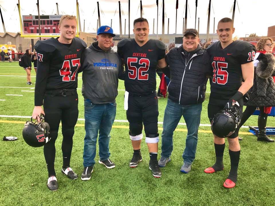 Coach_Leighton's tweet photo. Shoutout Scotty for the nomination, here's my squaaaaaad💰 #CoachHawk #WildcatsInQuarentine https://t.co/0ZHj9OzIiG