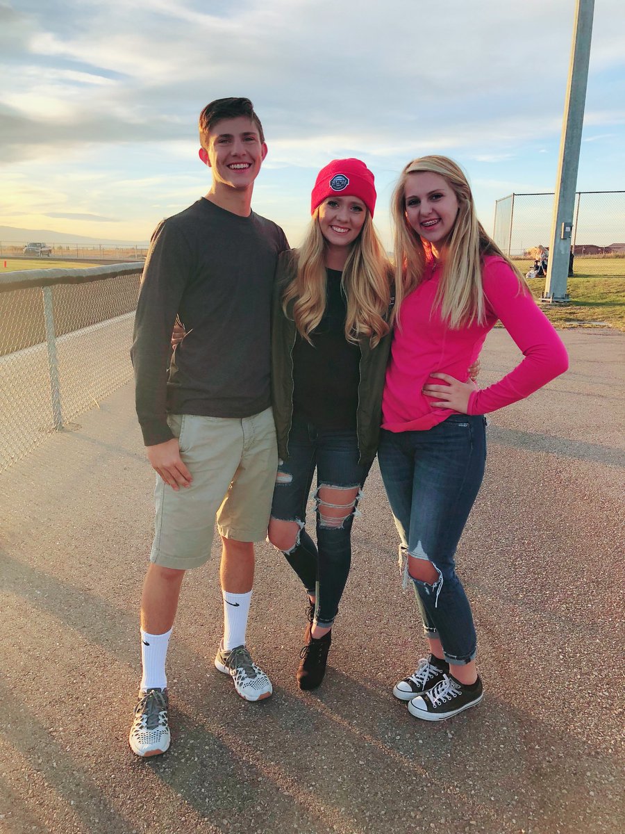 MauraLyda's tweet photo. My heart is so broken. I cannot stress enough how important it is to be kind to everyone. You never know what battles they are facing. Love you forever my baby brother❤️ https://t.co/3KcSmZtS6j