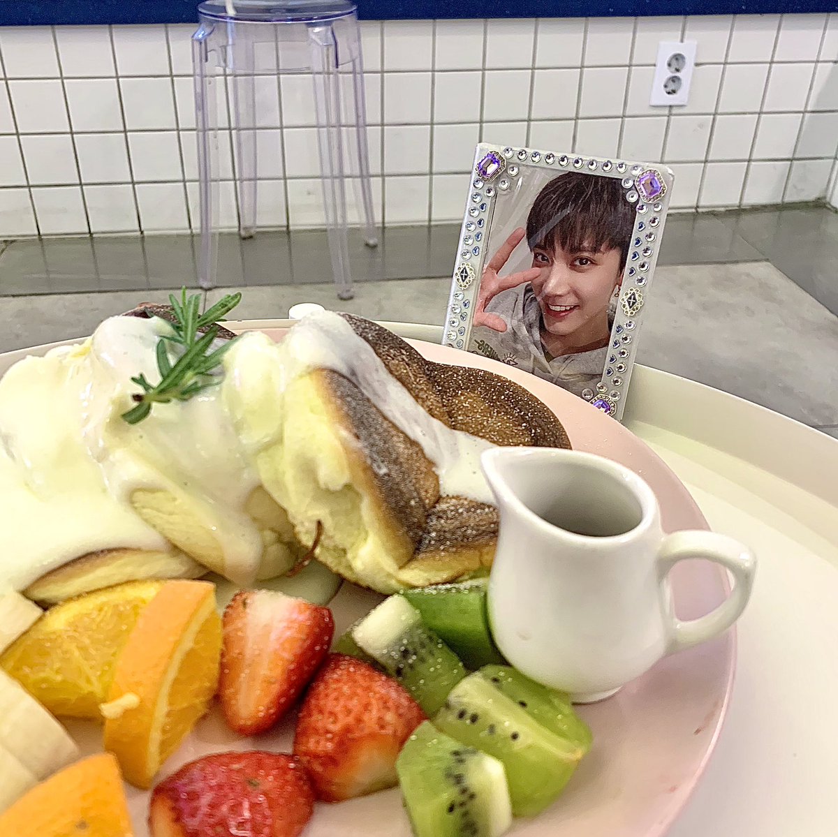 AshBit10's tweet photo. 팬케이크 냠 🥞 https://t.co/RWmarC8tRD