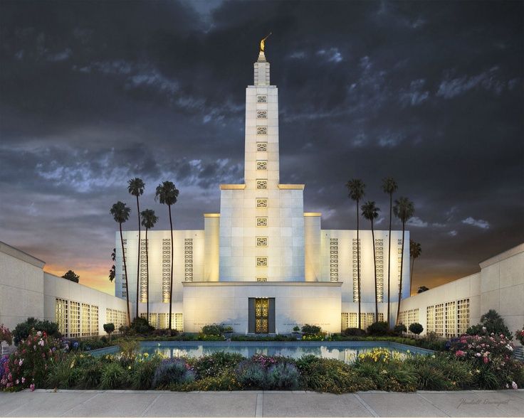 Alright, can someone explain Mormon temple architecture to me? Because I'm intrigued.