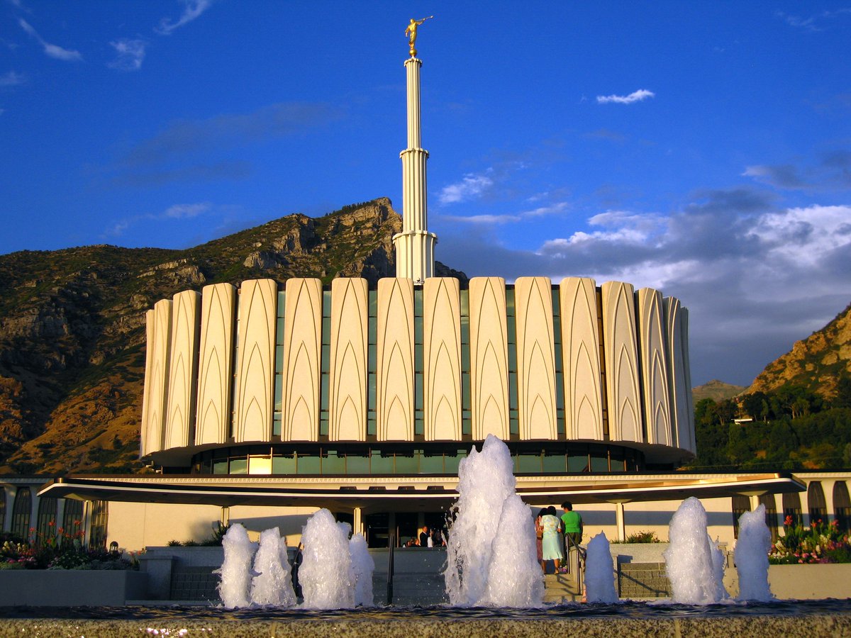 Alright, can someone explain Mormon temple architecture to me? Because I'm intrigued.