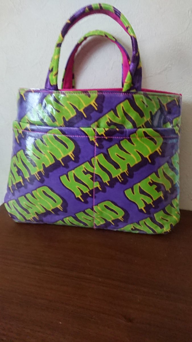 Beni バックインバック Keylandのタオル 1枚と 内側の布 Keylandのイメージに合う感じで適当に があれば簡単に作れます タオル の表面をラミネート加工したら分厚くなりすぎて縫いにくいので タオルのままで作るほうがいいと思います 私が参考にした