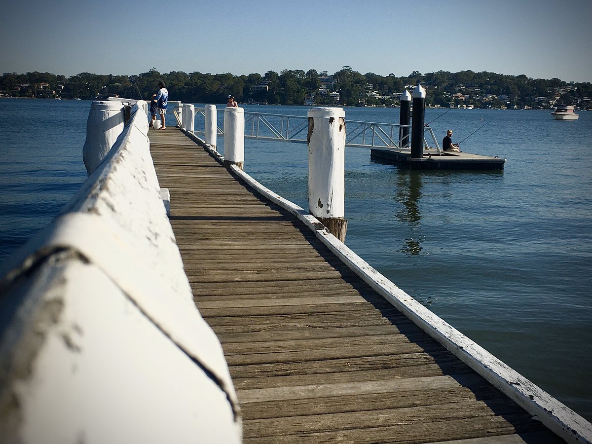 michael_vinall's tweet image. Beautiful day for exercise whilst social distancing... image of Fisherman at Kyle Bay, Sydney 🎣

#utsjournalism @CentralNewsUTS 
#COVID19Aus #Covid_19australia #COVID19au #SocialDistance