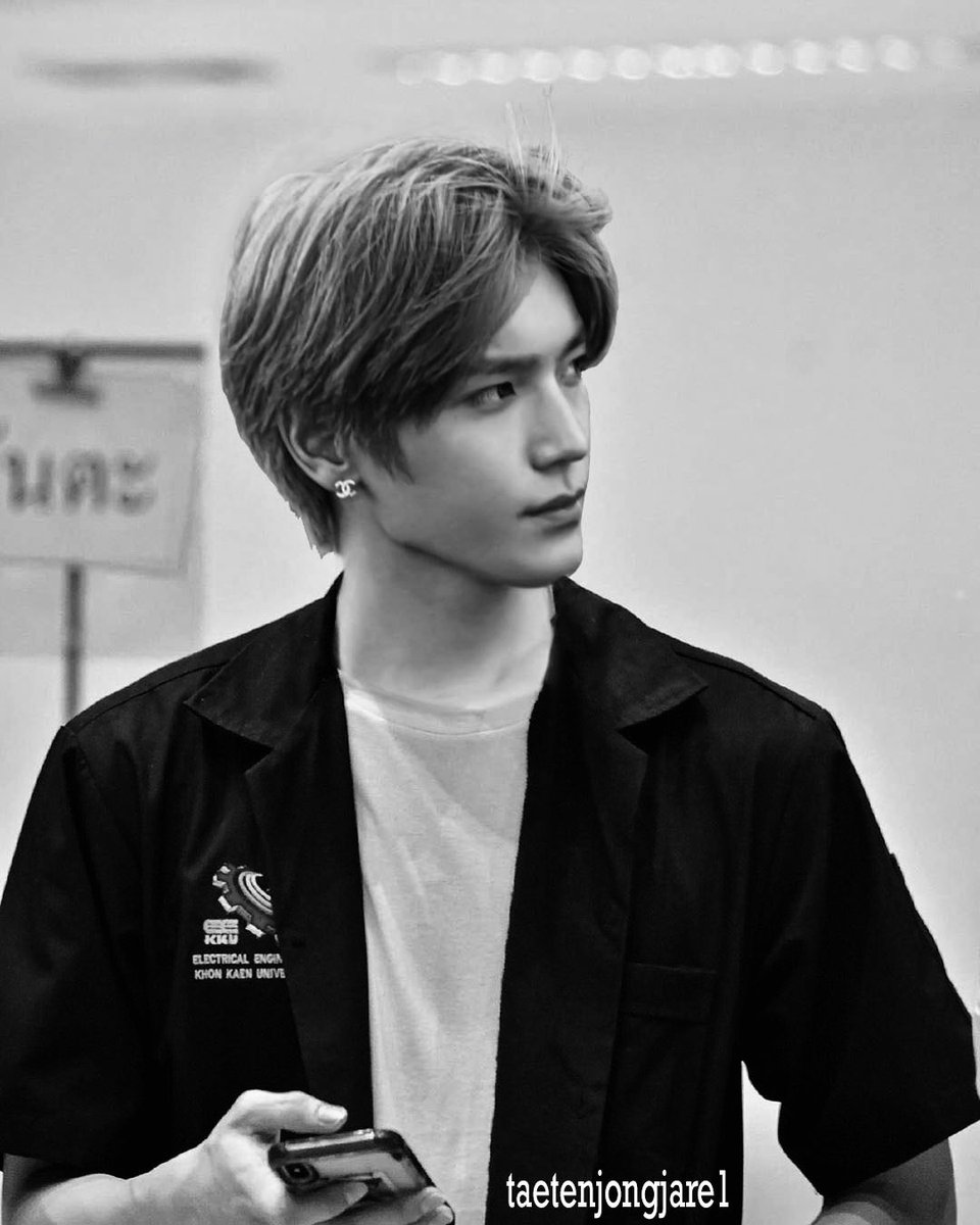 taetenjongjare1's tweet photo. ชั้นไม่ไหว
แต่งเองเขินเอง แต่งเสร็จใจเต้นตุบๆ มือแบบสั่นๆ อมก หล่อสัด!!!!!! ของดีวิศวะ! #TAEYONG #NCTfanedit https://t.co/ZL6yi9A9pt