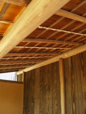 But it wasn't all for show: the lumber produced in this method is 140% as flexible as standard cedar and 200% as dense/strong, in other words it was absolutely perfect for rafters and roof timber where aesthetics called for slender yet typhoon resistant perfectly straight lumber.