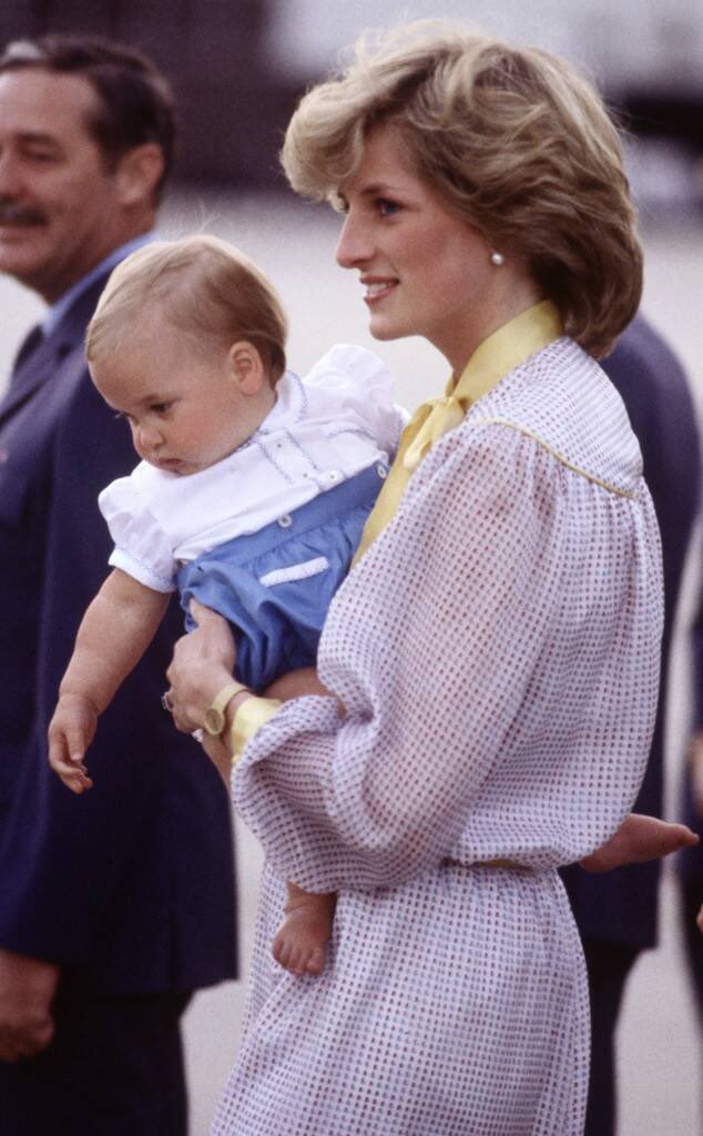 I keep stumbling across the funniest thing. Markle stans insist William is jealous of Harry’s popularity. I know. Crazy, right? William was the first-born son of fairy-tale couple (what seemed like then) Charles and Diana. A new heir to throne. The world celebrated his birth.