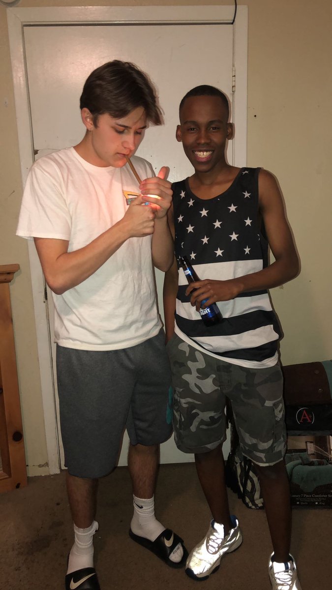 Tp_theofficial's tweet photo. @ColtonMach. Bud light??? 🤢 mustve been belenciaga redd bottom days. 
#dayzinthaeast https://t.co/AsCImSFV9b