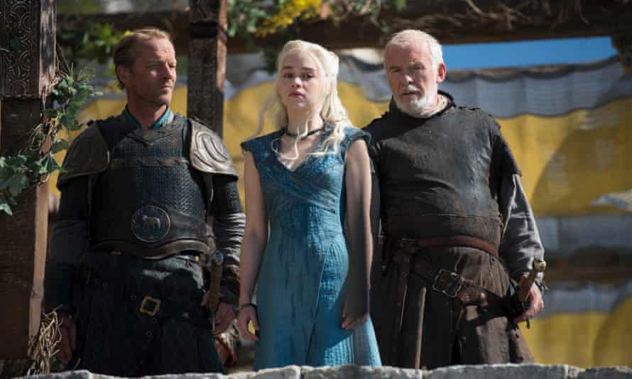 Who is Gizzled Chap with Ser Jorah and Daenerys? A. Ser Erick SersfieldB. Ser Balon Swann C. Ser Roland DegoreD. Ser Barristan Selmy