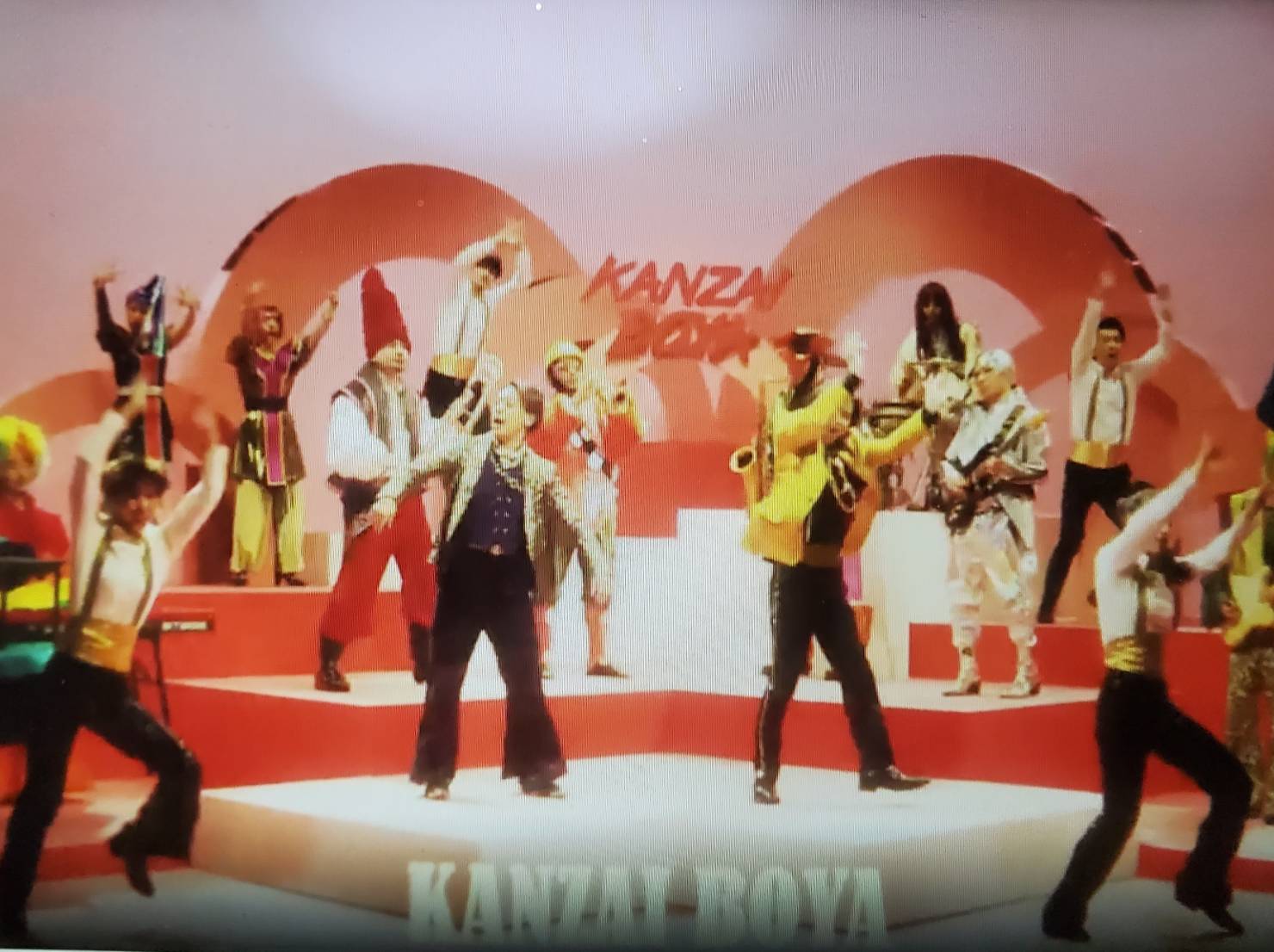 ルイス バジェ Kinkikids Kanzai Boya のrecとmvに参加させてもらいました すごい楽しみにしてましたが 発売は後になりました Mvいいね 僕はピンク色の衣装 体大きくてごめんなさい よかったら チェックして 明るくてfunkyな感じで元気が