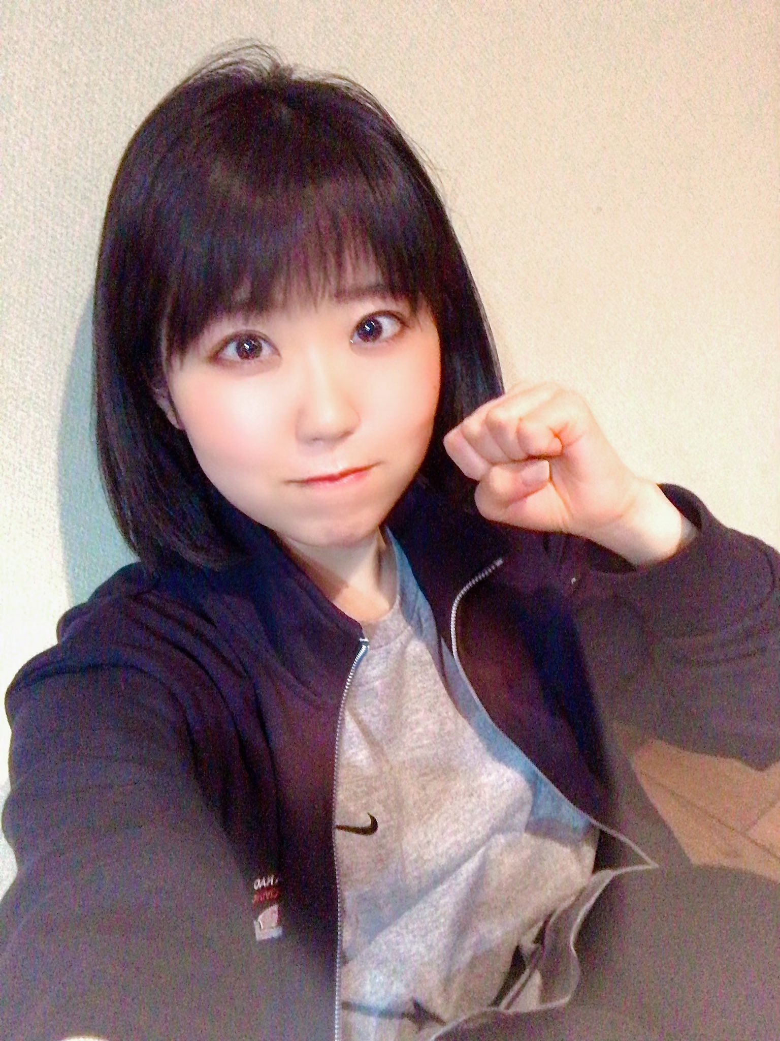 東山奈央 オフィシャル 今日はお家でダンストレーニングしました 私の通っているダンススクールがオンラインでレッスンをしてくれることになって 久々に踊ることができました 今のこの時間をどう過ごすかによって 将来みんなに届けられるものが変わる