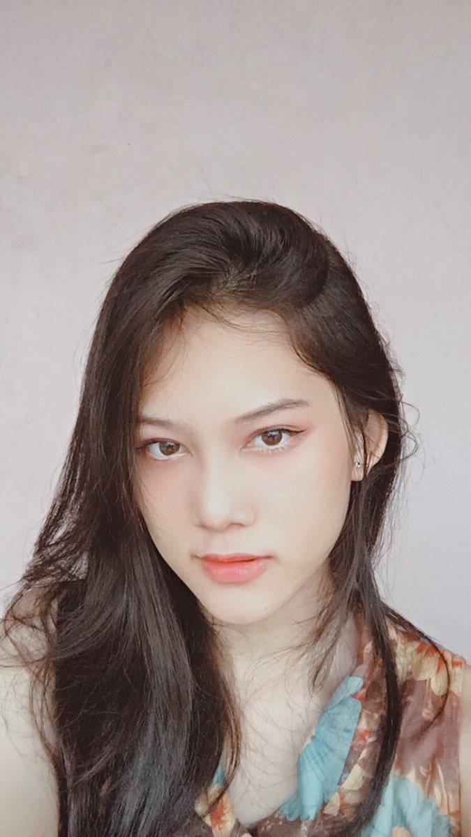 yessicatmra's tweet photo. 😶/😊
Btw rambut aku udah panjang🤗 https://t.co/q74V5fGhaf
