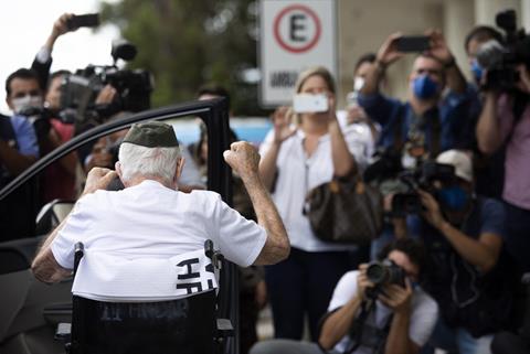 #ErnandoPiveta a #99 year-old #Brazilian #WorldWarII #veteran is #discharged from the #ArmedForcesHospital after #recovering from #COVID19 in #Brasilia #Brazil - #Corobnavirus #pandemic #pictureeditor pic:Lucio Tavora avalon.red/imageset.jsp?i…