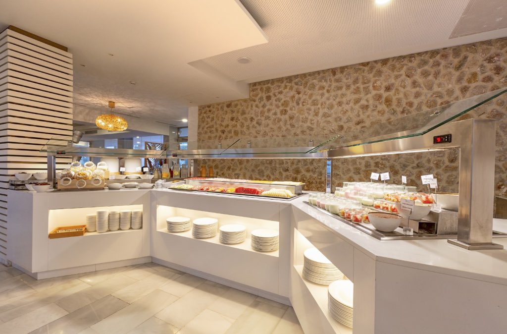 marhotels's tweet photo. Soñar con los #desayunos de #MarSenses Puerto de #Pollensa & #Spa hará más corta esta espera 🥐
| Dreaming of the #breakfasts at Mar Senses #PuertodePollensa & Spa 🥐 will shorten this wait time.
.
#pensandoenvacaciones #thinkingofholidays #Mallorca #vacaciones #holidays https://t.co/FzZnLOKhkh