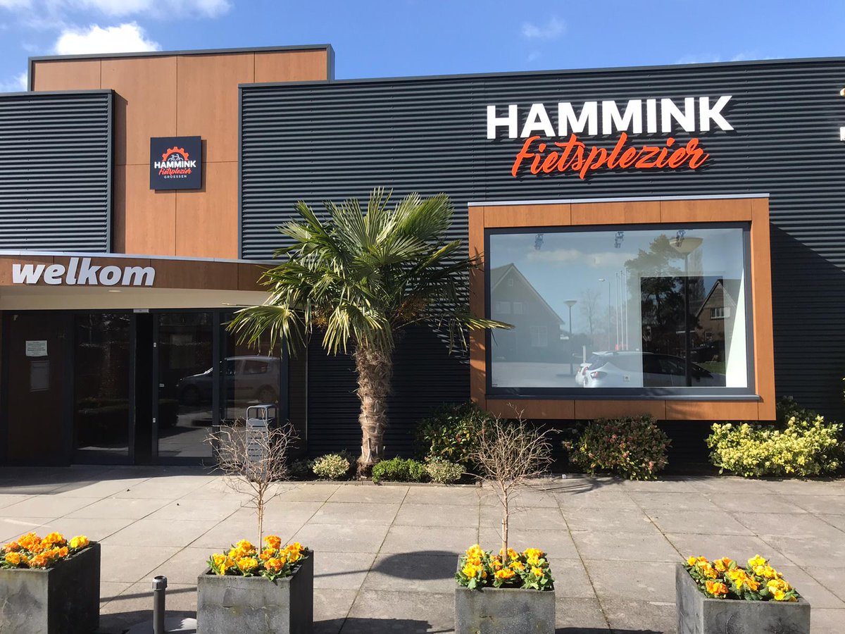 Recent opende Hammink Fietsplezier in #Groessen hun nieuwe winkel. Wij verzorgden alle uitingen aan de gevel en kleedden ook het interieur aan. Ook op zoek naar een partner die de complete uitstraling van uw winkel kan verzorgen? gevelreclame.nl #gevelreclame