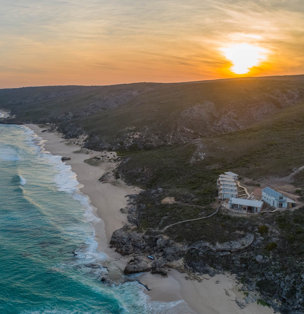southafricauk's tweet photo. Join us for a little, much-needed escapism... 😍🇿🇦 

Total isolation awaits you at Lekkerwater Beach Lodge (located just off the Garden Route,) as it's located right on a 6km stretch of picture-perfect, private beach! 🐬🐳 #meetsouthafricaLATER https://t.co/00glTwFkl0
