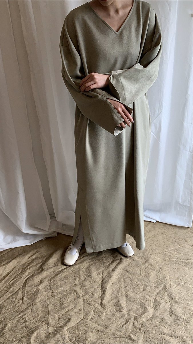 Foufouのマール コウサカ En Twitter 明日はベロアワンピース 白のグランフォンブラン 春物定番ワンピース と羽織り 余剰分の在庫が戻ってきます 写真も撮り直して素材感わかりやすくなっております 全て158cmでmサイズ着ていますよ