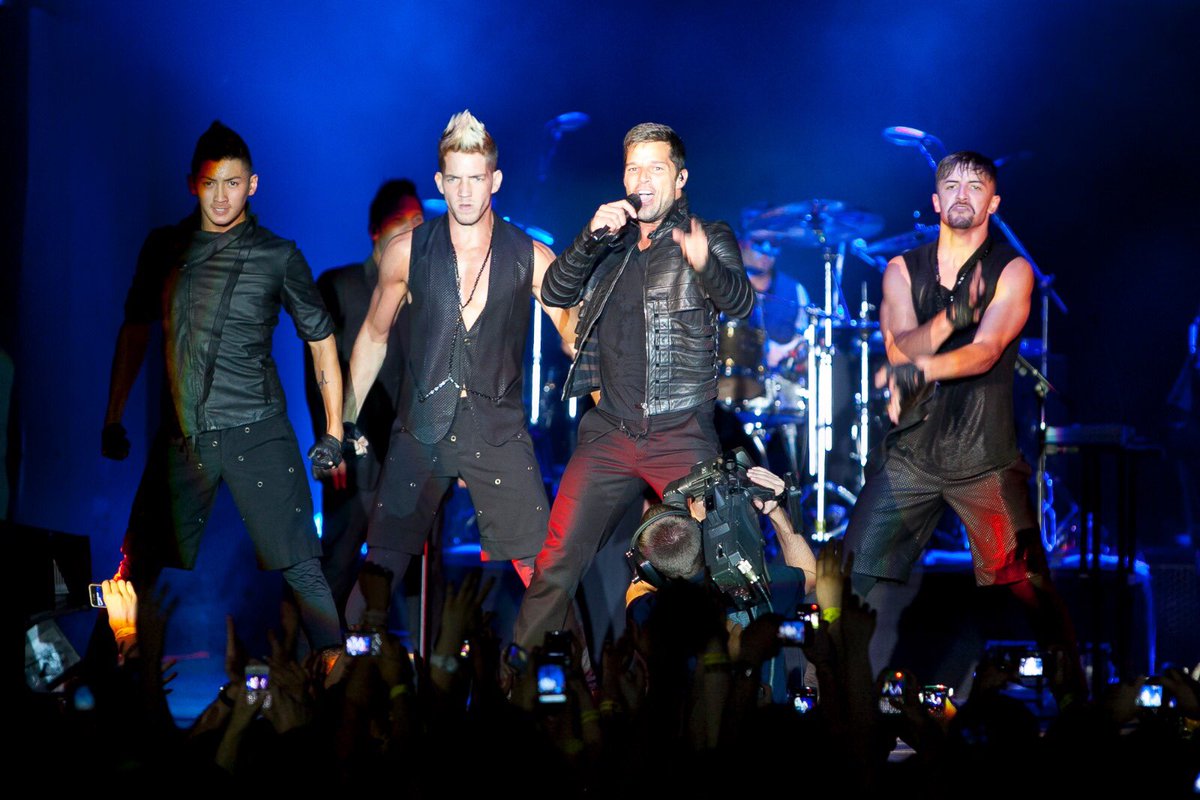 FUNORG's tweet photo. We ❤️U #RickyMartin .
#TBFunorg
🎤 Ricky Martin
📷 Evren Aközbek
📍Turkcell Kuruçeşme Arena
#Müzikİyileştirir #Tiyatroİyidir
#Funorg10Yaşında #Funorg #WeAreFunorg https://t.co/fBi90RYJfi