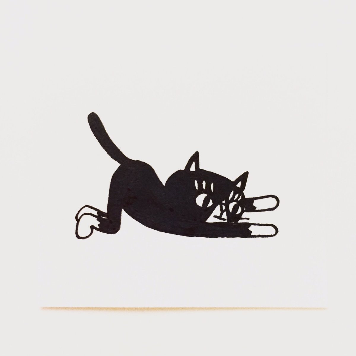 肌子 Twitter ನಲ ಲ 今日のイラストはコレ ｪ ヨガのネコの背伸びのポーズをしている猫 イラスト 猫 ネコ ねこ オリジナル ペン画 アナログ画 絵 猫の絵 白黒猫 ハチワレ猫
