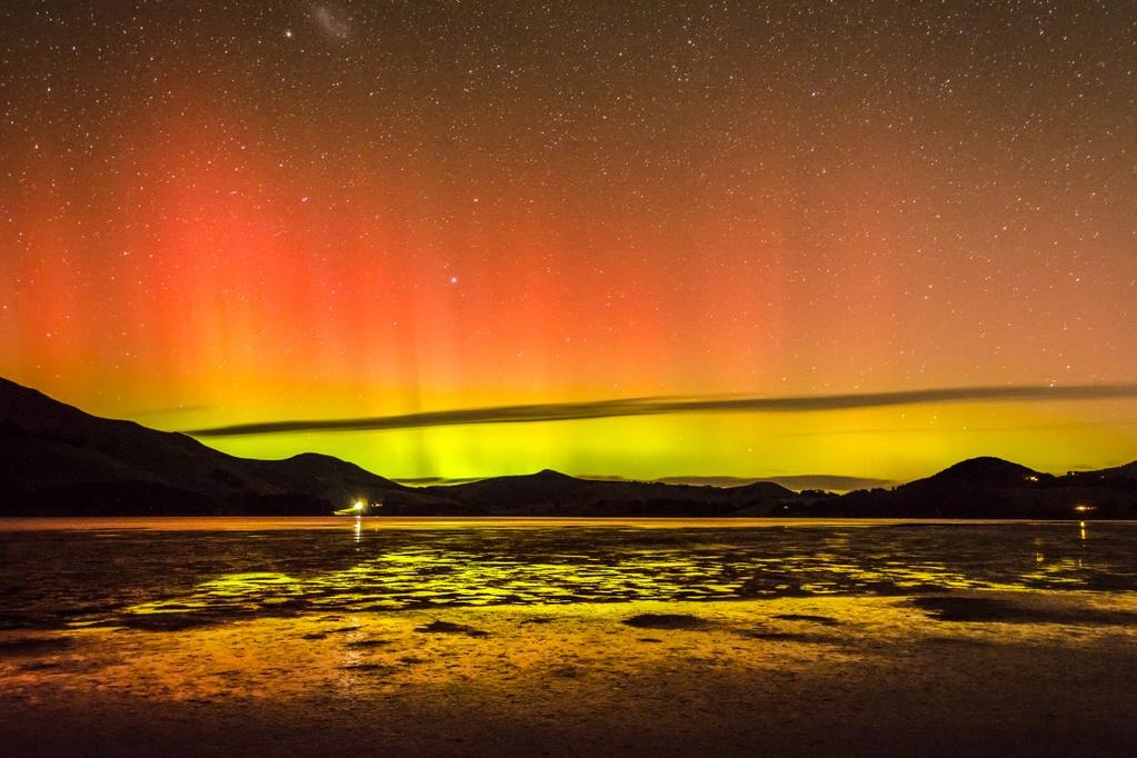 I guess I should share some of my night sky & Aurora images... #BitsOfNewZealand Airglow Birdlings Flat Te Mata Hapuku ChCh (light painting) Papanui Inlet, Otago Peninsula Flight from Aus landing at Dunedin Airport Blackhead, Dunedin