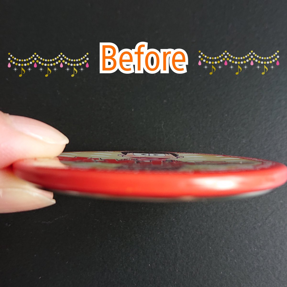 小芹 多忙のため返信遅め 凹んだ缶バッジの直し方 綿棒を斜めに切って曲げる 缶バッジの絵柄の面をドライヤーの温風で温める 針の穴に綿棒を差し込んでグリグリ押す 以上 めっちゃ簡単なのでオススメです