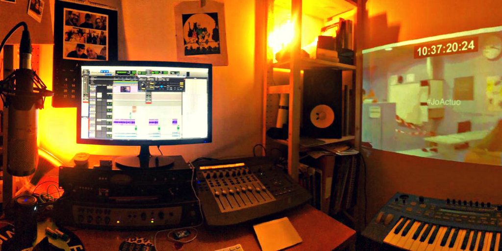 🎹 Home is where my studio is 🎙️