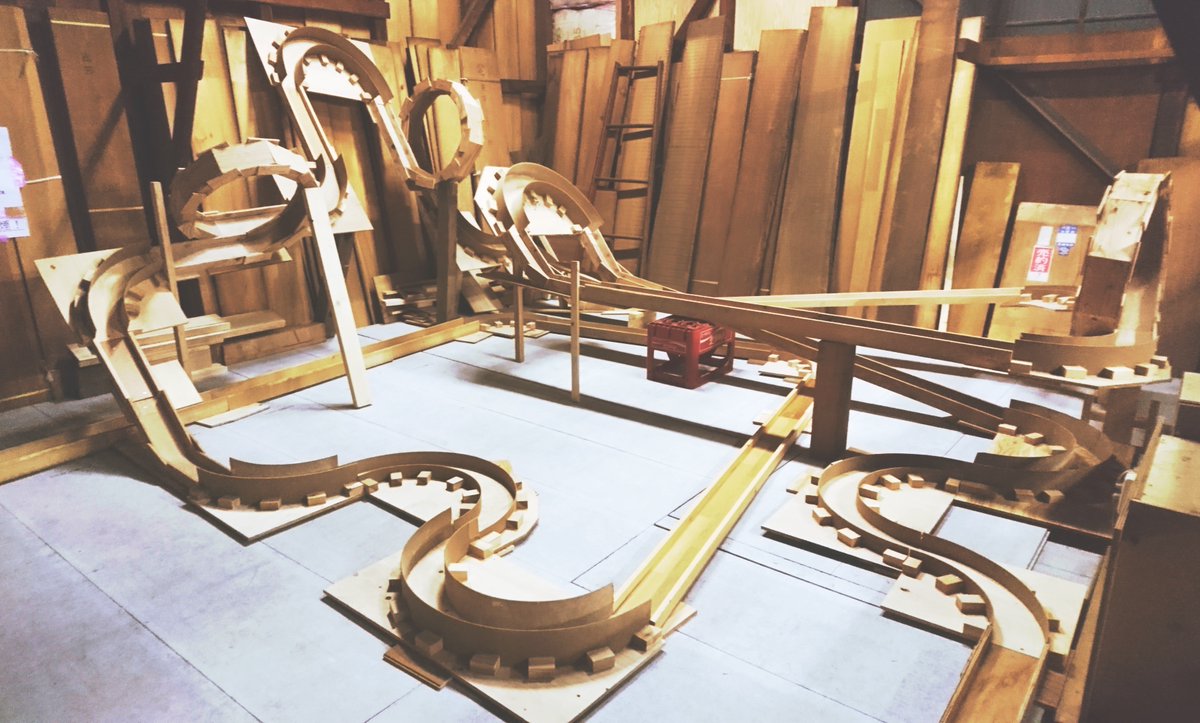 工房ひなゆめ ミニ四駆が楽しすぎてもっと皆んなで遊べたらとコースを作り始めて ミニ四駆イベントを始めて ミニ四駆販売も始めて ミニ四駆ステーション登録までさせて頂き 今でも特製コース作りに勤しみ中 自宅サーキット写真集