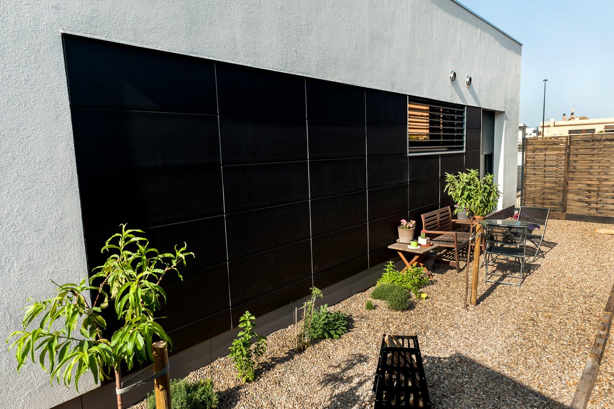 gresaragon's tweet photo. ¿Tiempo para imaginar, #reformar y #diseñar la casa de tus sueños? 🌞 Time to imagine, renovel or design the #home of your dreams? 🌞

Esta preciosa #vivienda unifamiliar, diseñada con criterios #Passivhaus, se ha construido con nuestra #fachada #ventilada de material #cerámico https://t.co/DlfjH1C7Be