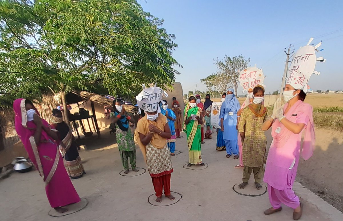 KaurGehri's tweet photo. Anganwadi worker Malkeet kaur, helper Sukhdeep kaur,ASHA Paramjeet kaur,always ready to serve their country in the time of crisis.
#COVID2019india #dsswcd
@smritiirani
#PMMVY https://t.co/pQtVvBwSKU