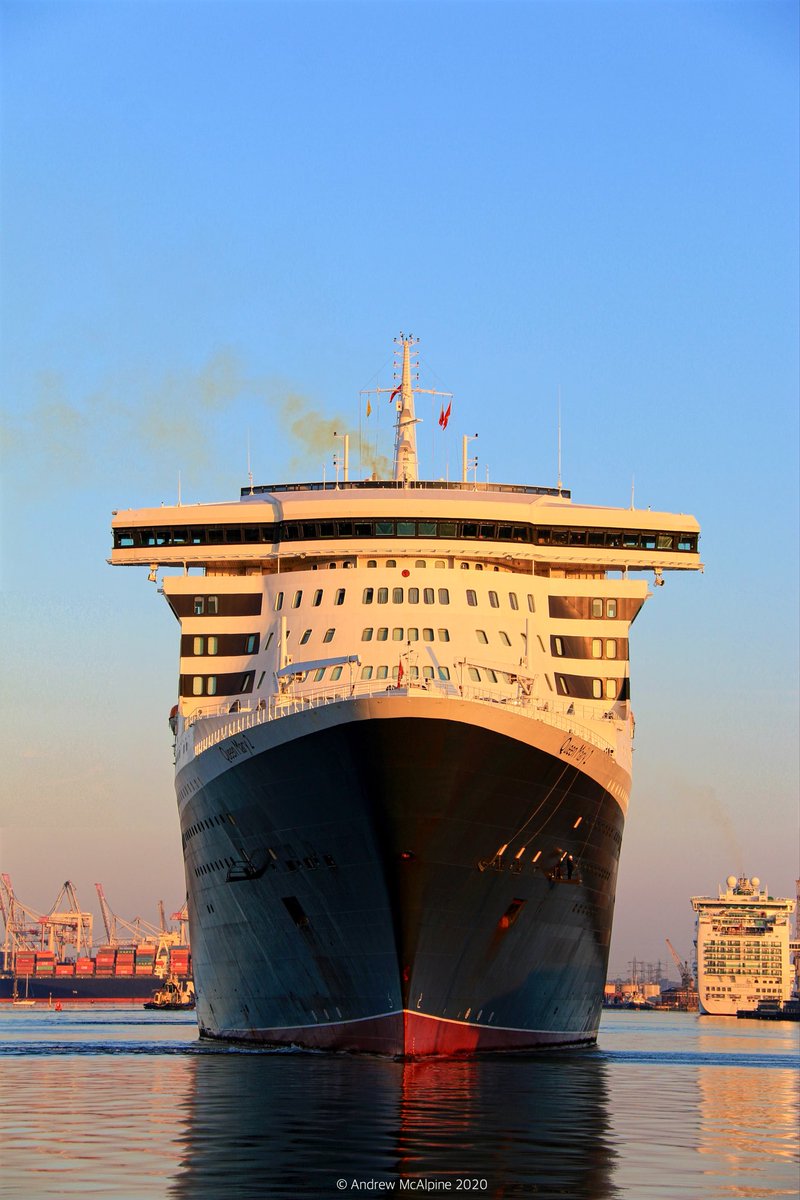 CruiseshipP's tweet photo. A beautiful sunrise welcomed @cunardline #queenmary2 as she arrived in #Southampton this morning.  @cruisewithamber @MatthewCruises @HistoricalSoton @Andrew_SW @alicespake @CruiseshipP @AbroadInnocents @paulandcarole @travelblogjamie @RMSQueenMary2 #Cunard https://t.co/17Zt3D2eX0