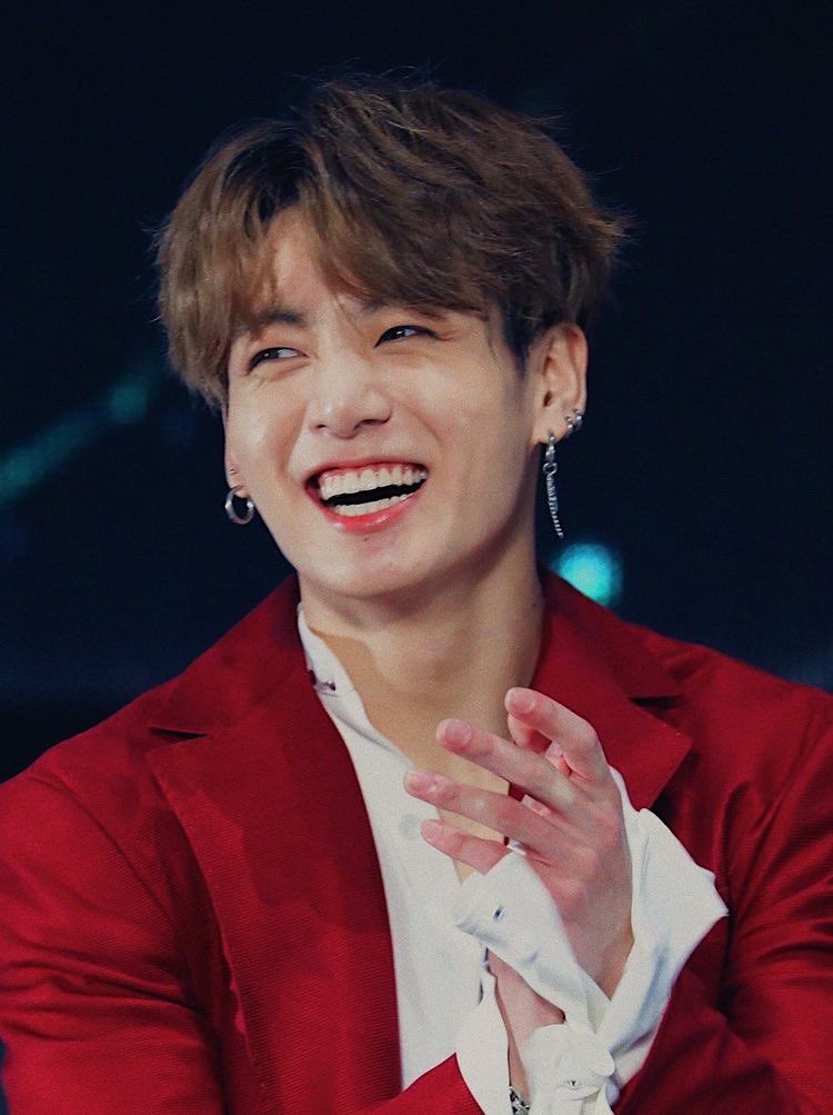 koo smiling ✩ a short but very devastating thread ✩