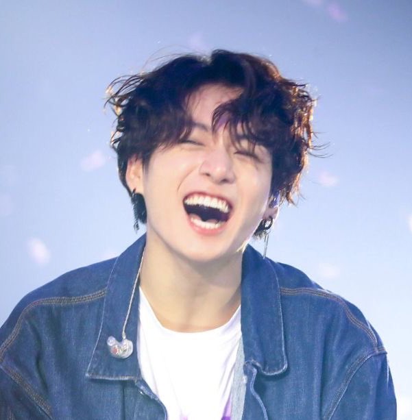 koo smiling ✩ a short but very devastating thread ✩