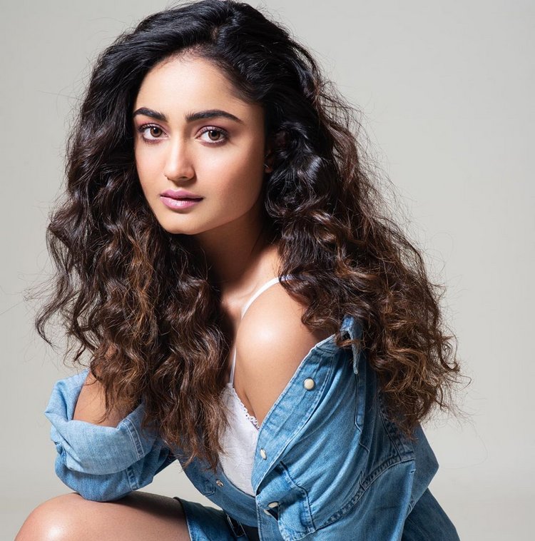 TimesSouth1's tweet photo. #TridhaChoudhury
Outstanding Tridha Choudhury
For More>>https://t.co/MUJ3pEip5J https://t.co/UlF82j7ze7