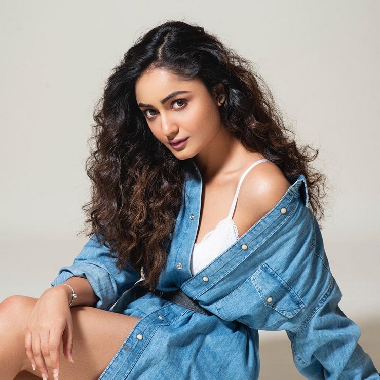 TimesSouth1's tweet photo. #TridhaChoudhury
Outstanding Tridha Choudhury
For More>>https://t.co/MUJ3pEip5J https://t.co/UlF82j7ze7