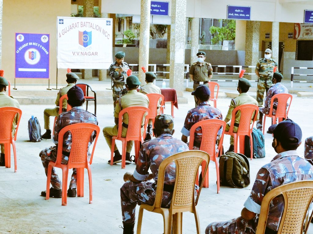 DefencePRO_Guj's tweet photo. #NationalCadetCorps #Gujarat #Anand Cadets of #4GujBn #13GujBn #2CTC attending mrng briefing 4 #ExNCCYogdan ready 4 daily fight against #COVID19 #CoronaWarriors @SpokespersonMoD @HQ_DG_NCC @DDNewsGujarati @PIBAhmedabad @mygovindia @InfoGujarat @drajaykumar_ias @CMOGuj https://t.co/I3rAhy0RGz