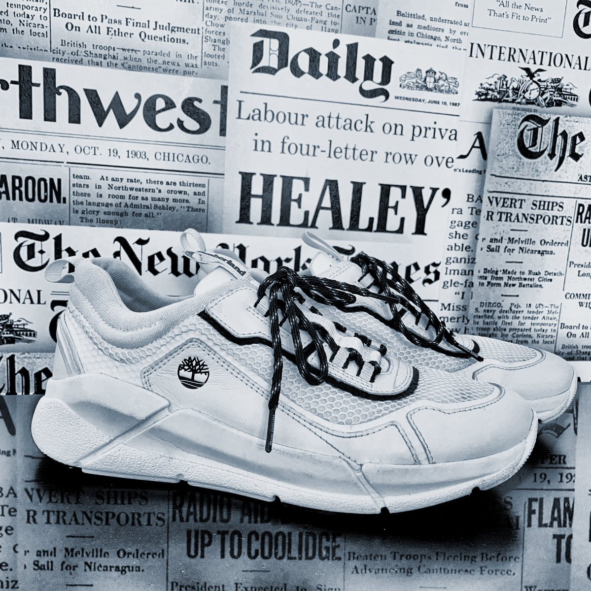 sebG1980's tweet photo. #timberland #Sneakers #natureneedsheroes #newspaper
#photography by me 
@Timberland 
@Timberland_EU 
 @Timberland_JPN 
@Timberland_MX https://t.co/pAHDMzEkWY