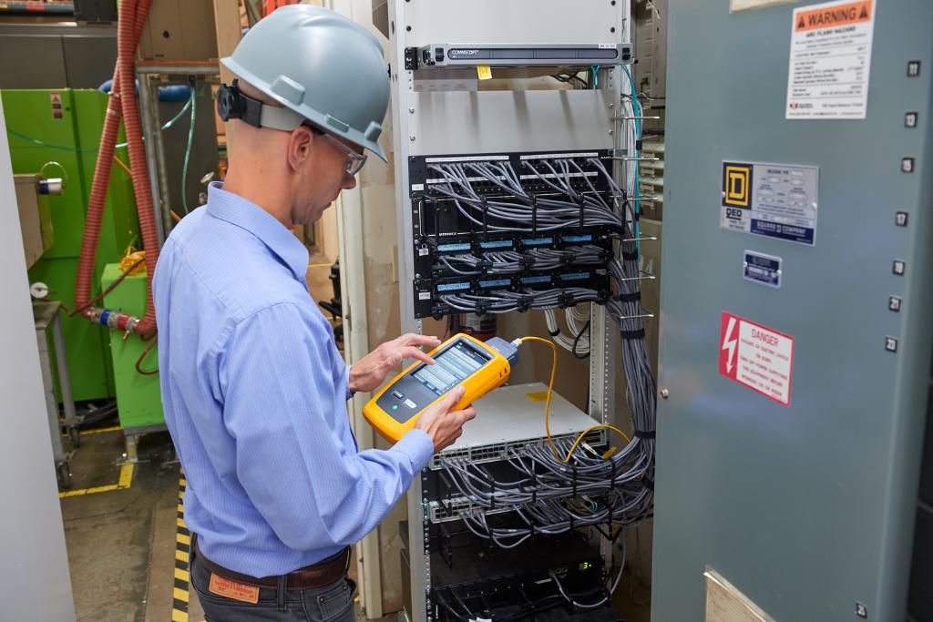 FlukeNetDCIemea's tweet image. Understanding Industrial Ethernet Cabling standards, common problems and how to avoid them can help to reduce unplanned downtime and speed the machine startup process. Check out our Industrial Ethernet resource guide. bit.ly/2RoXg0Q 
#Ethernetcabling