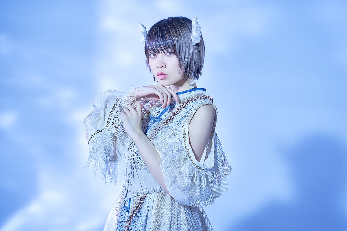 Kadokawa Anison 解禁 Tvアニメ Re ゼロから始める異世界生活 第2期主題歌アーティストの新アーティスト写真 楽曲をイメージした新ビジュアルです オープニング主題歌 Realize 鈴木このみ 8月26日発売 エンディング主題歌 Memento Nonoc 9月2