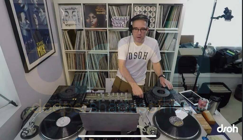 LarsLB's tweet image. I’ll be broadcasting live again today, Wednesday, April 15th at 11am Los Angeles / 2pm NYC / 7pm London / 8pm Berlin &amp;amp; Johannesburg .. ⠀
⠀
Tune in on Facebook, Twitch, YouTube, Periscope, and more ..⠀
⠀
deepershades.net/live⠀
⠀
#dsoh #keepitdeep #dontletyourfriendsli…